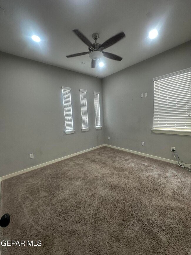 Building Photo - 13104 Red Cove