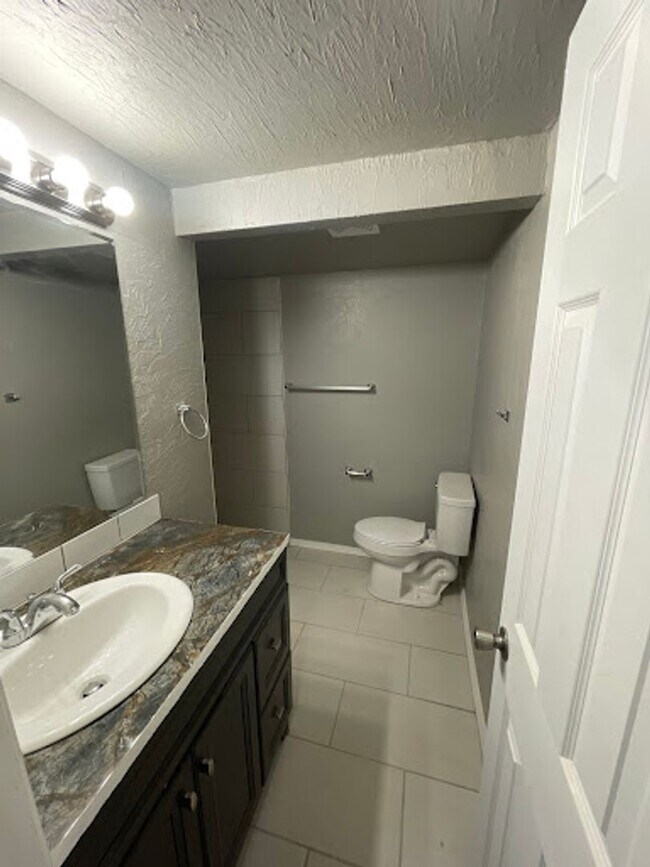 Building Photo - 3 bed 3 bath for rent with the option to rent an additional 1 bed 1 bath mother-in-law house in r...