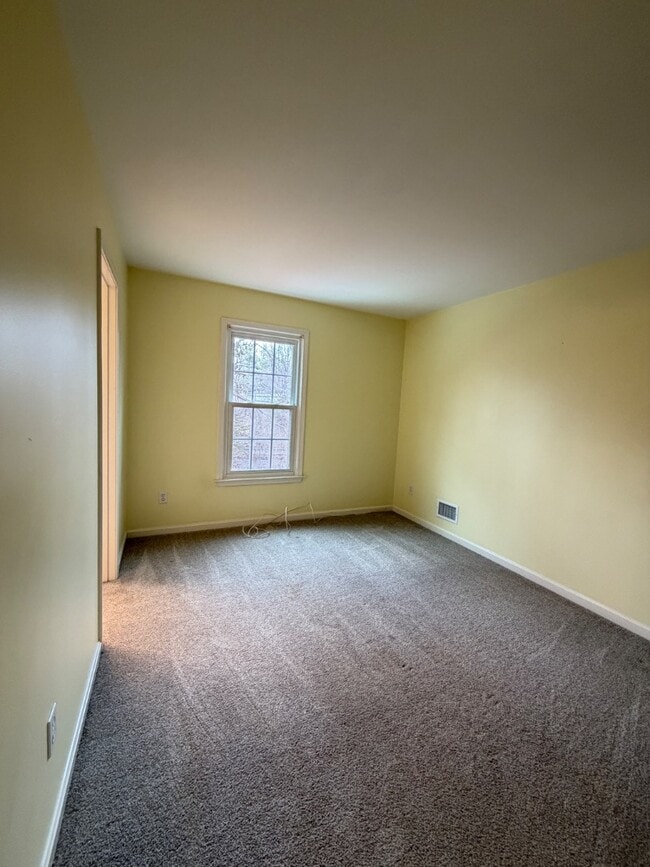 Building Photo - 525 Vineleaf Dr