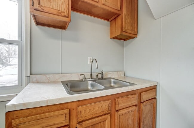 Building Photo - 29 N Main St