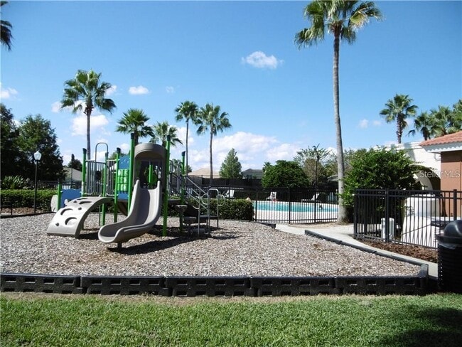 Building Photo - 935 Lascala Dr