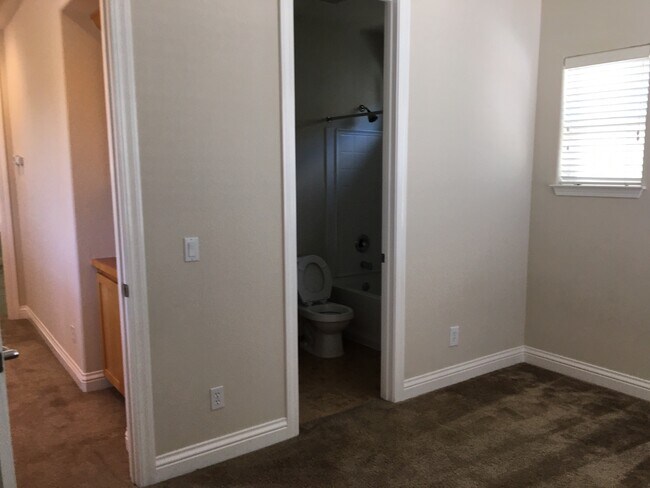 Building Photo - 4346 Streamside Dr