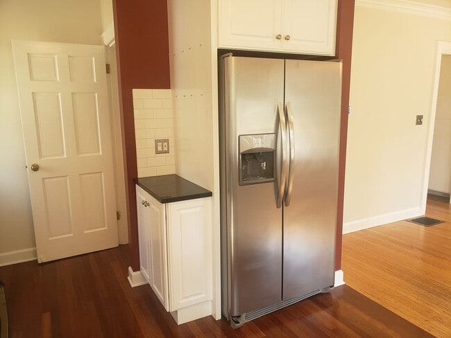Building Photo - Charming Irvington Home with 3 Levels of L...
