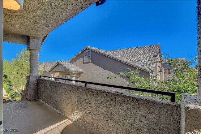 Building Photo - 2052 Jade Creek St