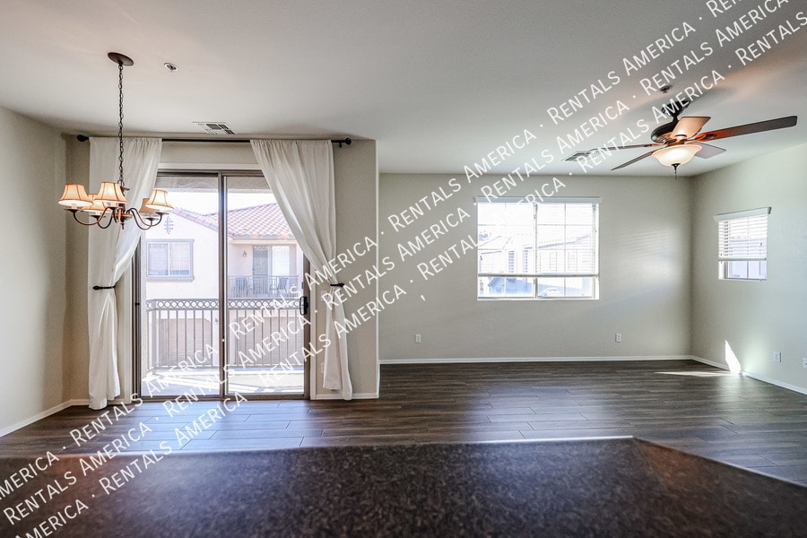 Building Photo - 1255 S Rialto