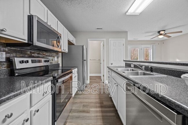 Building Photo - 107 Laura Ln