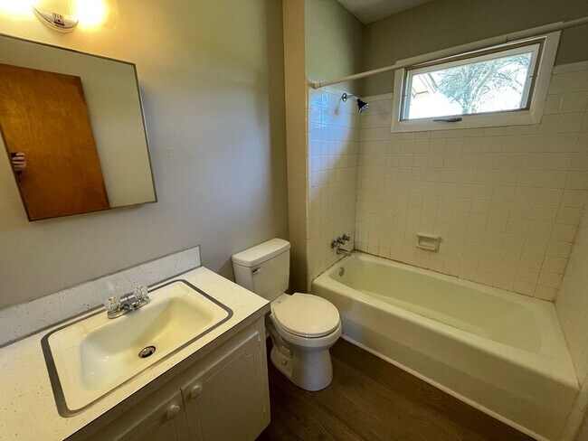 Building Photo - SHJ295-602 Lark Drive