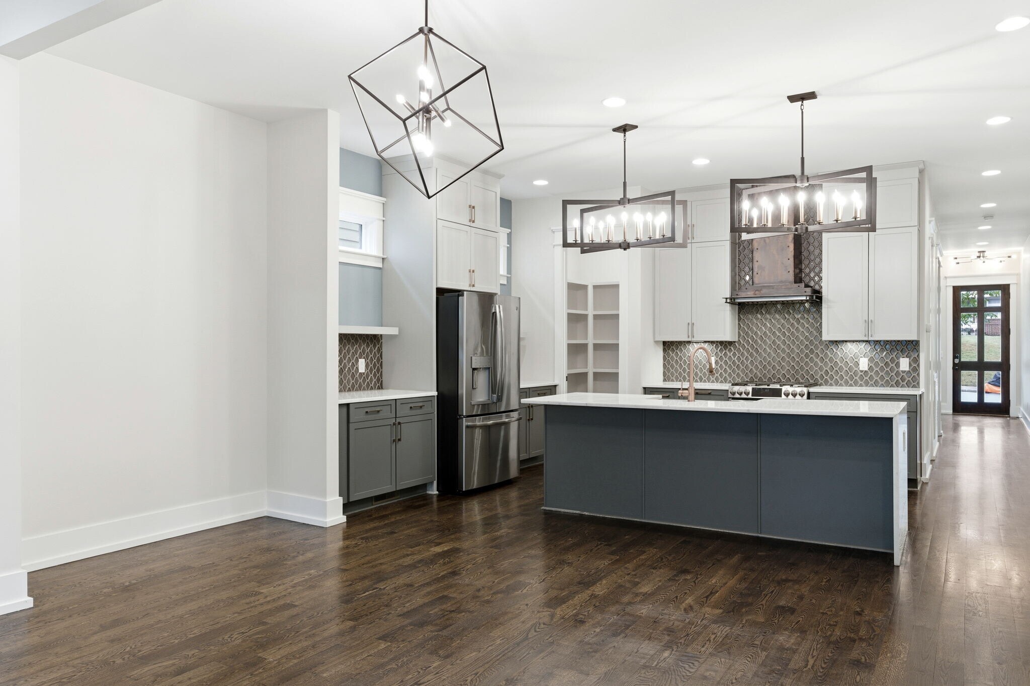 Building Photo - 1708B 15th Ave S