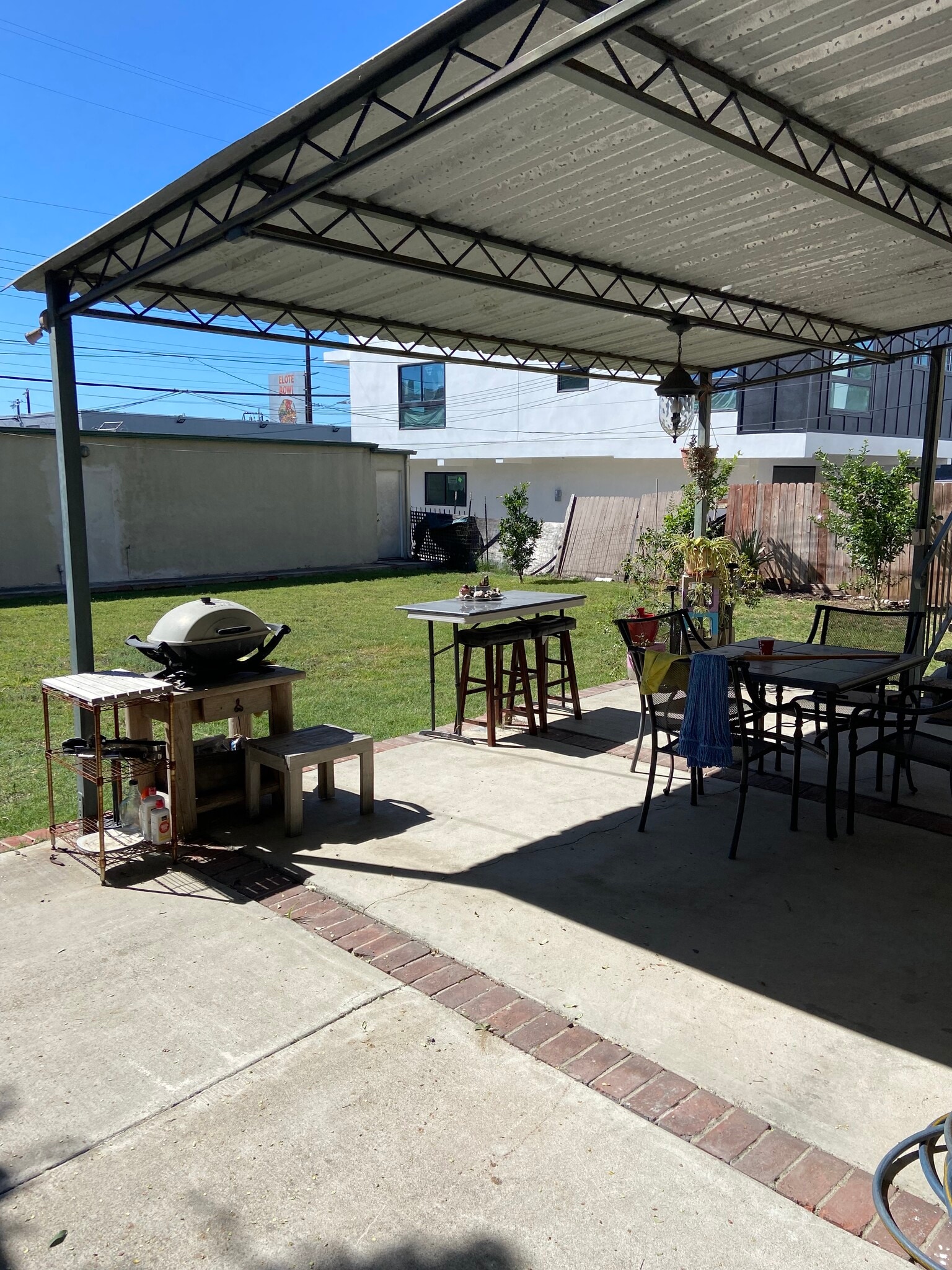 backyard/patio - 6218 Banner Ave