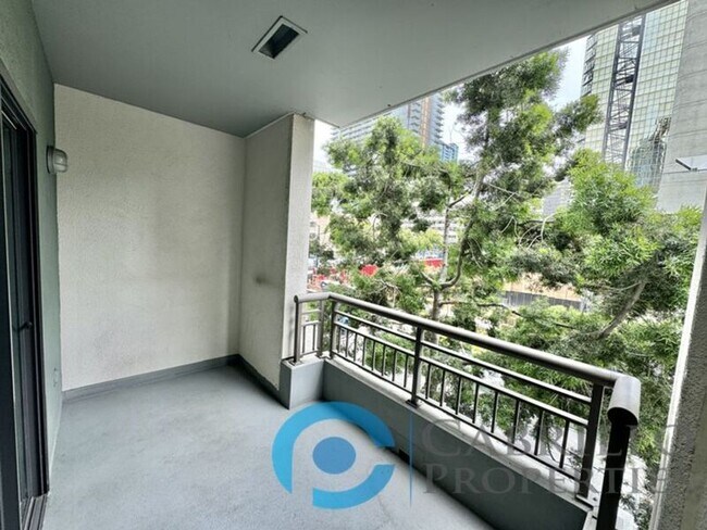 Building Photo - 1240 India St