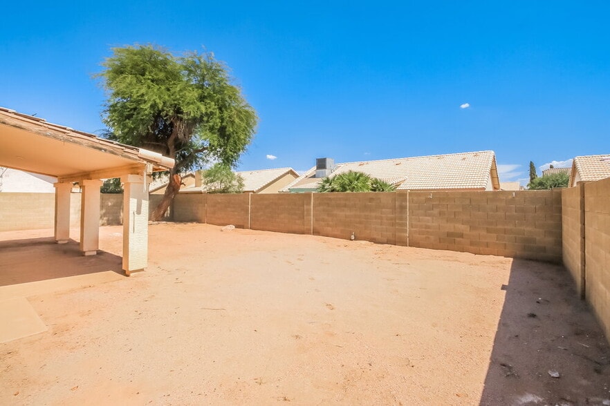 Building Photo - 4119 E San Pedro Ave