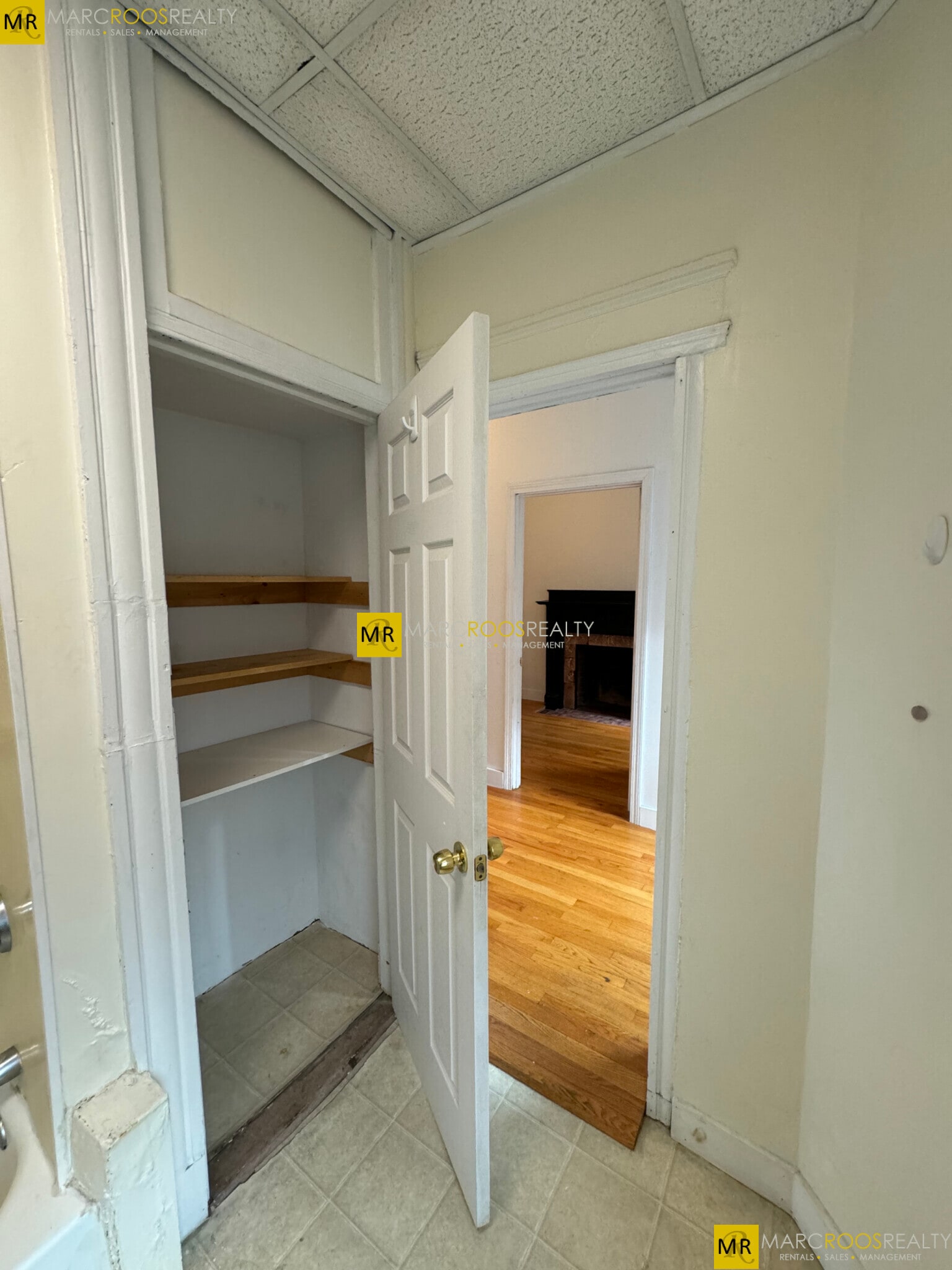 Building Photo - 587 Beacon St