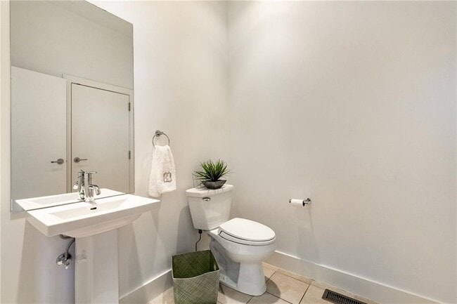 Building Photo - 345 NE 4th St