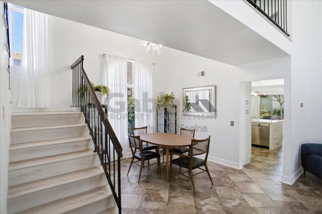 Building Photo - 26848 Hummingbird Cir