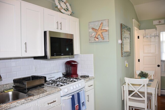 Building Photo - 58 5th St