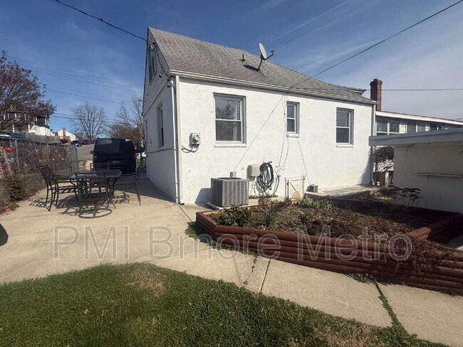 Building Photo - 602 Dale Ave