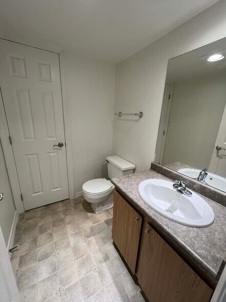Building Photo - 1760 W Sunn Fjord Ln
