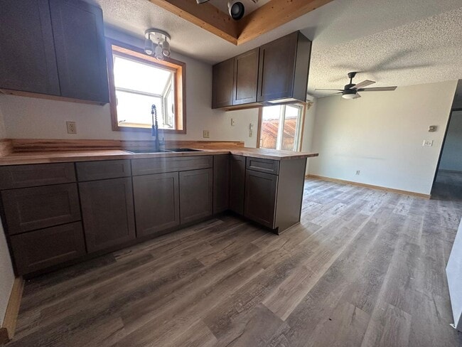 Building Photo - 311 9th St