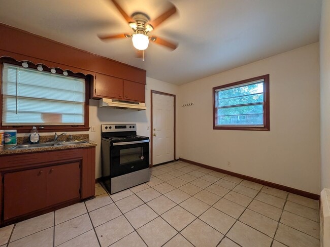 Building Photo - 1713 Niblick Ave NW
