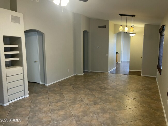 Building Photo - 4628 W Del Rio St