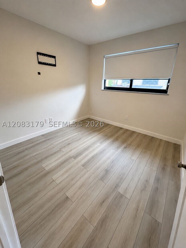 Building Photo - 3408 SW 112th Ave