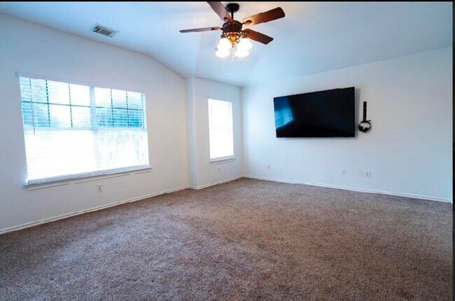 Building Photo - 14413 Rosehedge Ct