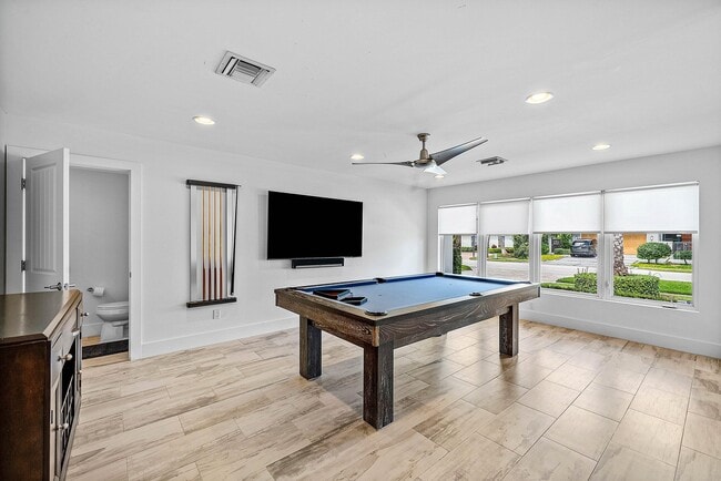 Building Photo - 740 NE 36th St