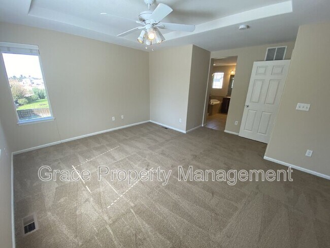 Building Photo - 10255 Ventura St