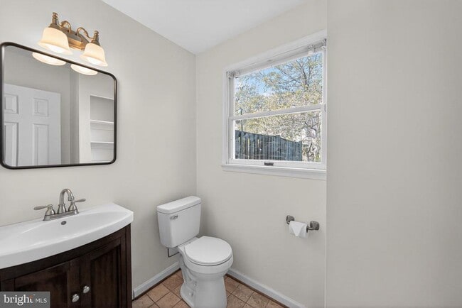 Building Photo - 219 Heather Ct