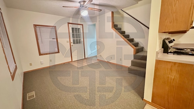 Building Photo - 130 W 10th St