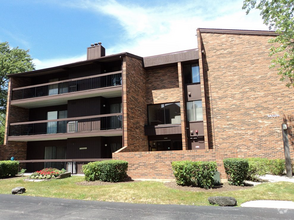 Building Photo - 2 Bedrooms, 2 Bathrooms and Plenty of Amen...