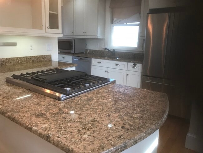 Building Photo - 4 Phillips Rd