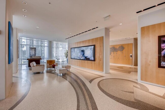 Building Photo - 150 E Robinson St