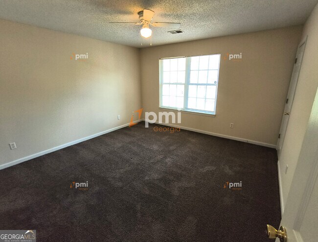 Building Photo - 8155 Autumn Green Dr