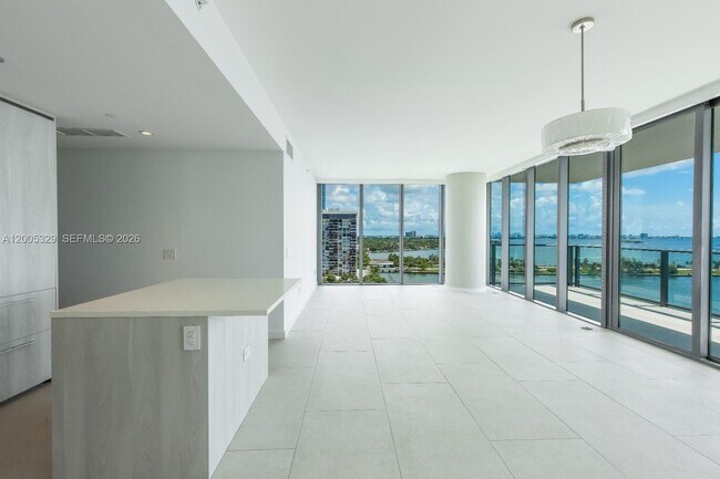 Building Photo - 3131 NE 7th Ave