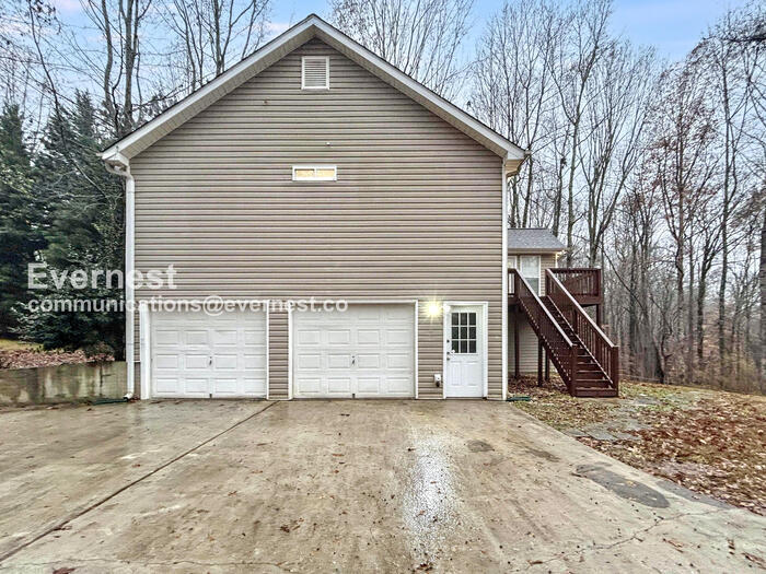 Building Photo - 320 Ashley Woods Dr