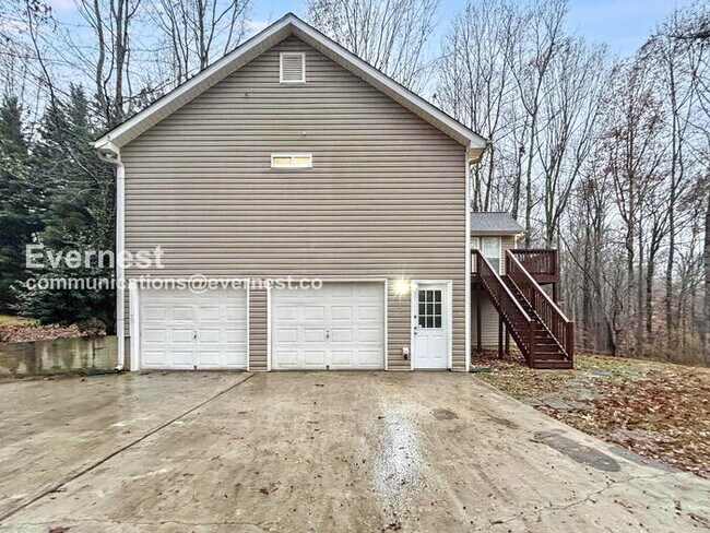 Building Photo - 320 Ashley Woods Dr