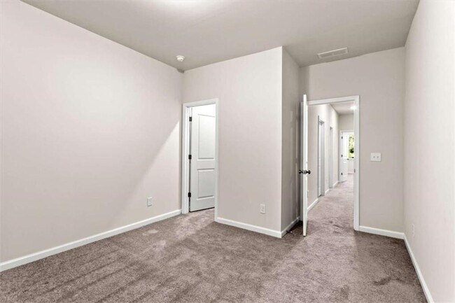 Building Photo - 3217 Hidden Valley Cir