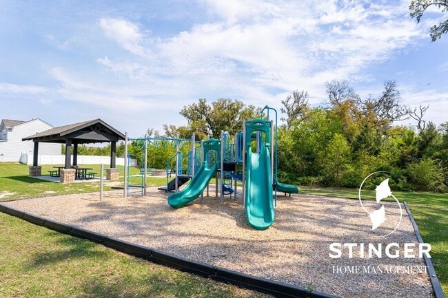 Building Photo - 6 Kiawah Dr