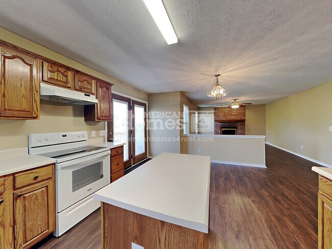 Building Photo - 720 Burr Oak Drive