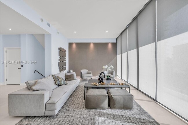 Building Photo - 650 NE 32nd St