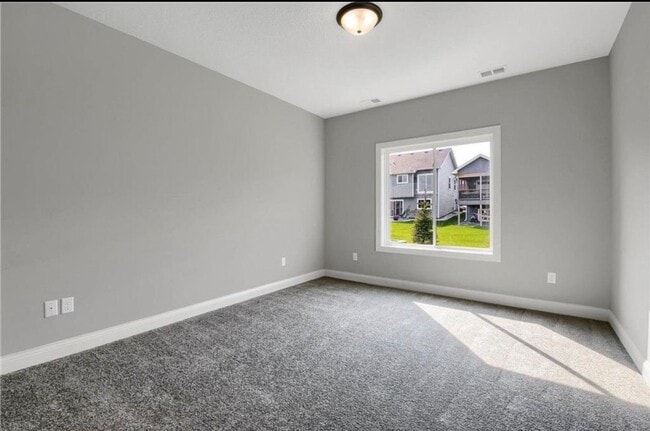 Building Photo - 1 Level Living - Newer Built