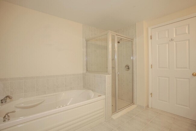 Building Photo - 602 Rutledge Ct