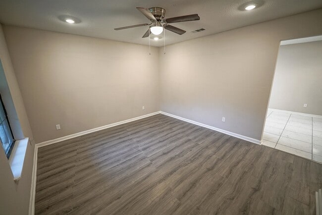 Building Photo - 8407 Lenova Ln