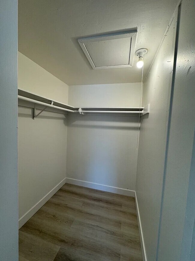 Building Photo - Hurlbut