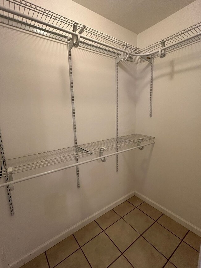 Building Photo - Split ACs! 3 Bathrooms! Indoor Laundry!