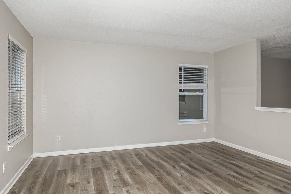 Building Photo - 333 Sunburst Ln
