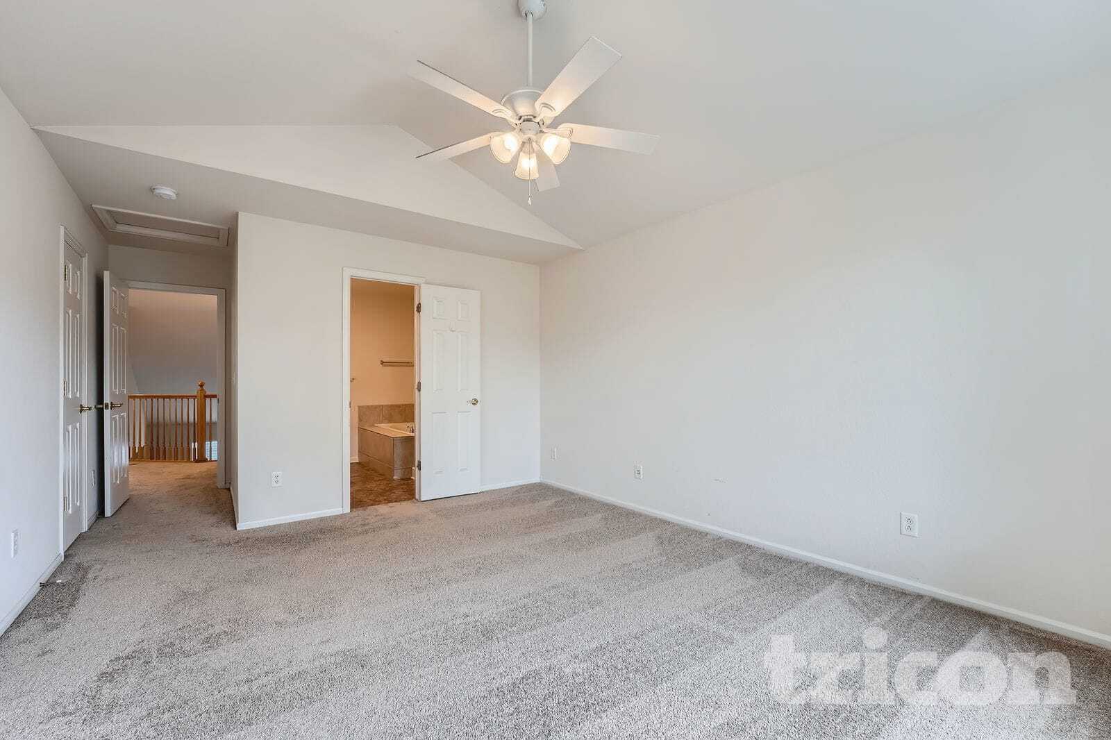 Building Photo - 8566 S Lewis Way