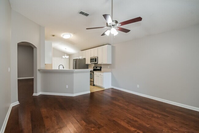 Building Photo - 8323 Staplehurst Dr W