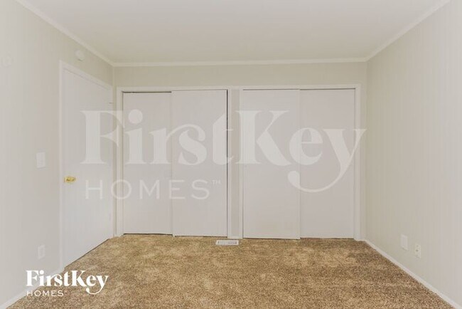 Building Photo - 6902 Echo Ln